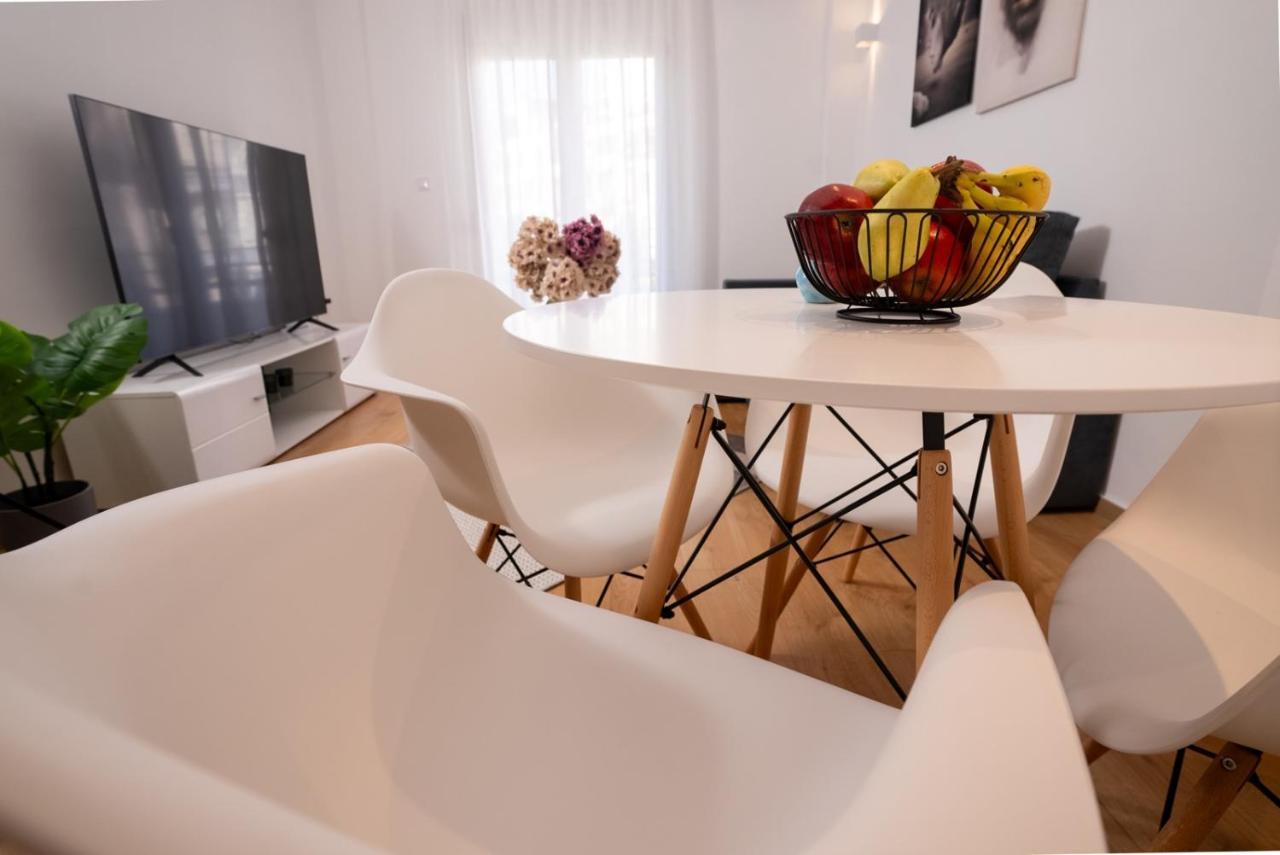 Lovely In The Heart Of Center Apartament *