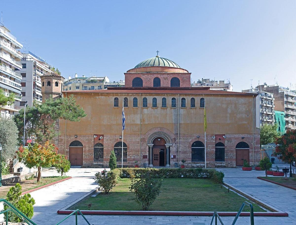 Lovely In The Heart Of Center Saloniki
